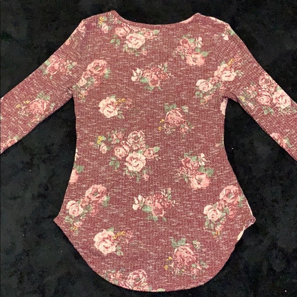 Floral burgundy top - Picture 2 of 5